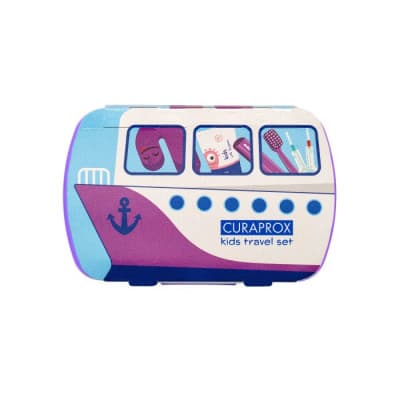 CURAPROX Kids travel set fialový 1x zubní kartáček, 2x mezizubní kartáček CPS, 1x zubní pasta meloun 6+ 10 ml, 1x nálepka