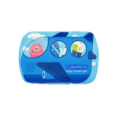 CURAPROX Kids travel set modrý 1x zubní kartáček, 2x mezizubní kartáček CPS, 1x zubní pasta máta 6+ 10 ml, 1x nálepka